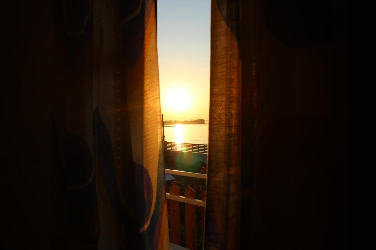 Anastazia'S Seaside Apartments Roda  Eksteriør billede